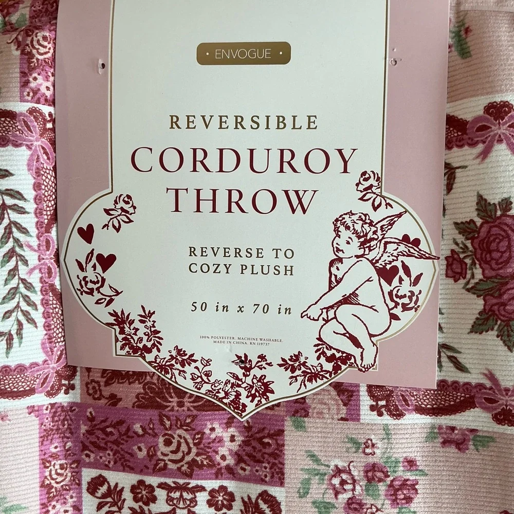 ENVOGUE Reversible Corduroy Valentine Throw with Floral Patchwork Design